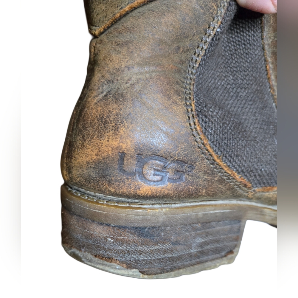 UGG Distressed Leather Chelsea Ankle Boots Shearling Lined Pull On Women’s 8 - Picture 3 of 12